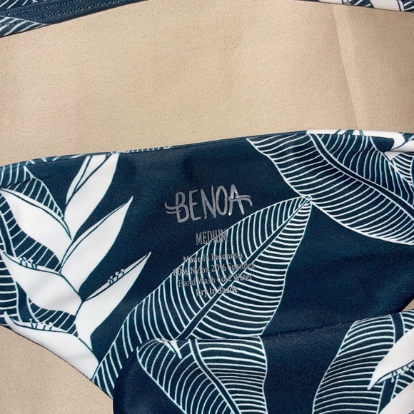 SOLD Benoa Kaiwi Set - Picture 2 of 3